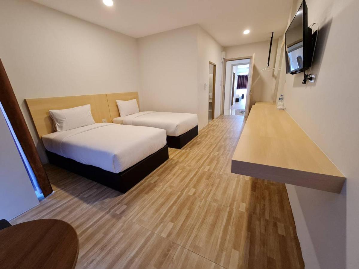 The Charlotte Smart Hotel Lop Buri Exterior foto