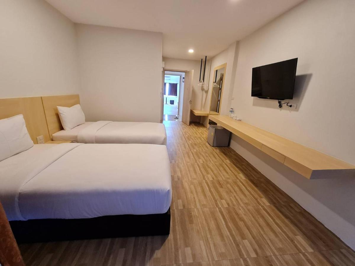 The Charlotte Smart Hotel Lop Buri Exterior foto